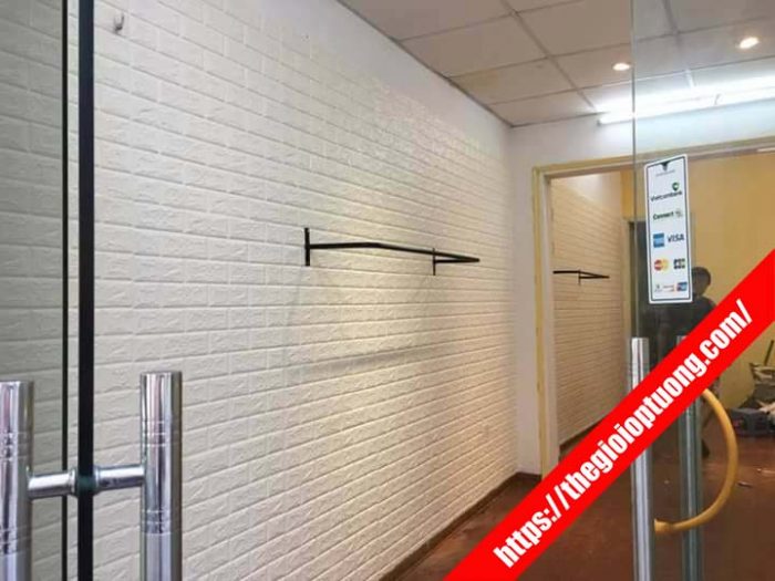Cửa hàng giấy dán tường rẻ đẹp Vĩnh Long - Xốp dán tường gạch