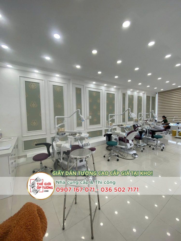 thuê đội thợ thi công giấy dán tường hcm cho nhà ở, công trình