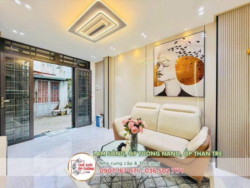 hình các mẫu phối tấm ốp vân đá và lam sóng cho phòng khách đẹp sang trọng