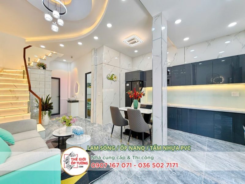 lam sóng và tấm ốp vân đá trang trí phòng khách sang trọng