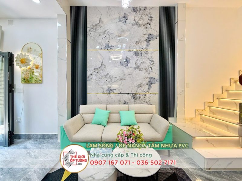 lam sóng và tấm ốp vân đá trang trí phòng khách sang trọng