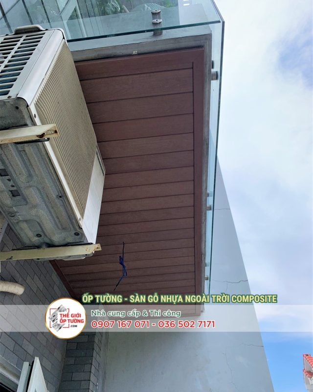 Thi công mái hiên gỗ composite tại Thế Giới Ốp Tường – Đẹp, chuẩn kỹ thuật, giá tốt