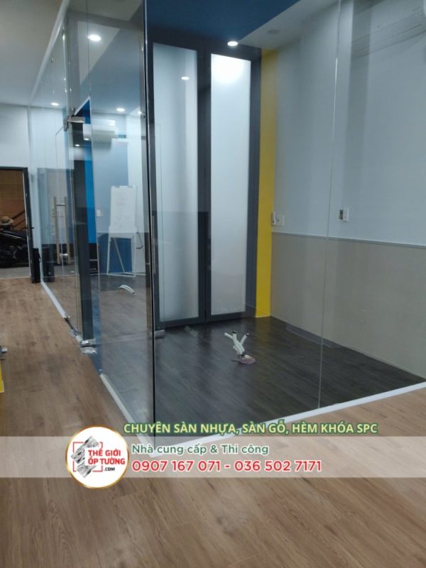 Thi công sàn gỗ nhựa hèm khóa Quận 12 TPHCM - vật liệu lát sàn bền đẹp cho mọi công trình