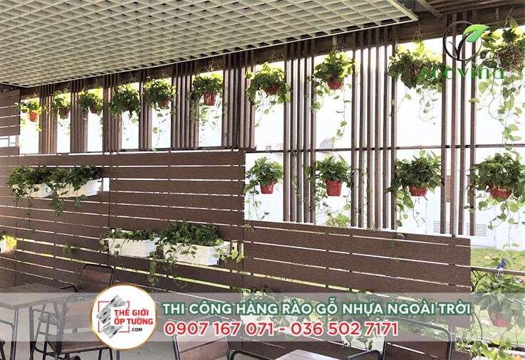 Hàng Rào Gỗ Nhựa Cho Quán Cafe - Resort